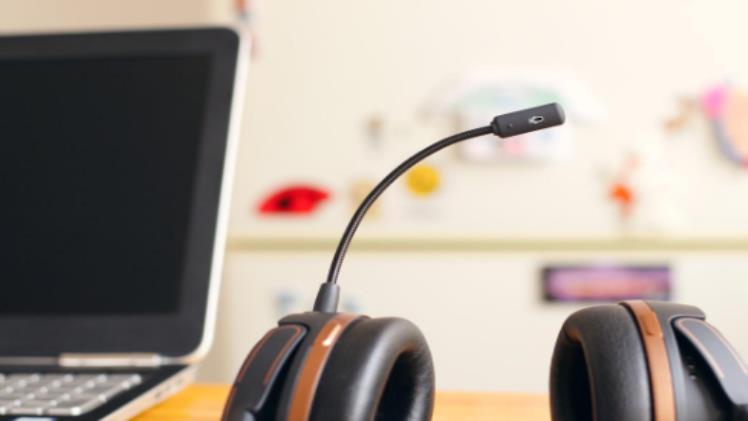 Comparing AI-Powered Knowledge Solutions: Why RightAnswers is a Better Choice Than eGain